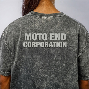 เสื้อยืดเดนิมโอเวอร์ไซส์ Moto End Corporation แขนสั้นสำหรับผู้ชาย สไตล์สตรีท ล้างสีแบบแอซิด คอกลม พิมพ์ลายตัวอักษรสีดำ โลโก้ด้านหลัง - Product Image 6