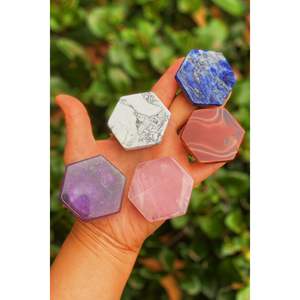 Support de téléphone portable en pierre naturelle hexagonale - Product Image 4