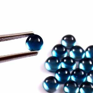 Lote al por mayor de topacio azul de Londres natural de 6x6 mm, cabujón redondo, parte trasera plana, piedra preciosa suelta calibrada para fabricación de joyas - Product Image 2