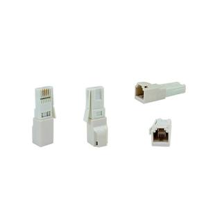 Adaptateur de ligne téléphonique UK-USA au design compact - Product Image 1