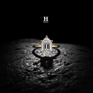 Anillo de Compromiso de Diamante Cultivado en Laboratorio con Corte Hexagonal de Lujo, Anillo de Diamante Solitario con Corte Escudo en Oro Amarillo de 18K para Mujer, Joyería - Product Image 1