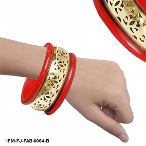 Ensemble de bracelets traditionnels plaqués or en acrylique rouge avec un travail de filigrane complexe, bijoux de style ethnique pour femmes et mariées - Product Image 6