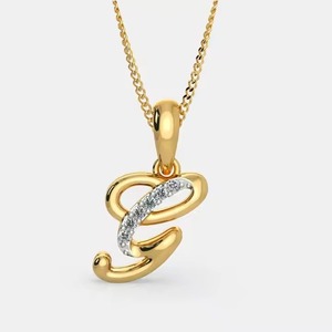 Pendentif en or moderne avec diamant en forme de G pour femmes, bijoux fins et légers pour un usage quotidien et pour les soirées, avec un design élégant et un look haut de gamme - Product Image 1