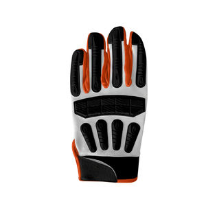 Gants de football américain personnalisés en gros – Qualité supérieure, paume adhérente, dos imprimé en silicone, antidérapants et imperméables - Product Image 6