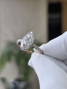 Anillo de Compromiso Solitario de Oro de 14K con Diamante Cultivado en Laboratorio Marquise, Engaste de Puntas, Banda Pavé, Certificado IGI, Joyería de Lujo para Mujer - Product Image 4