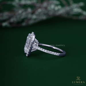 Anillo de Compromiso con Diamante Cultivado en Laboratorio de Corte Cojín de 5.57CT, Oro Blanco de 14K, Talla Pavé, Anillo de Novia Alargado, Lujoso para Mujer, Certificado IGI - Product Image 3