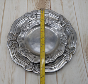 Plateau de service vintage en métal et acier inoxydable pour grands rassemblements et événements avec une surface spacieuse et une apparence moderne raffinée - Product Image 4