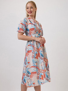 Robe midi évasée d'été en georgette à imprimé tropical, écologique, à manches courtes, taille naturelle, avec dentelle florale plissée pour femme - Product Image 2