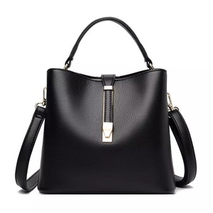 Sac à bandoulière en cuir véritable pour femme AZORES SPORTS, design élégant, avec fermeture éclair, sac à main durable pour l'extérieur - Product Image 3