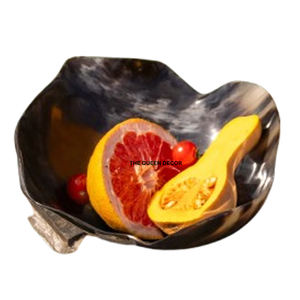 Tazón Negro Hecho a Mano, Diseño Japonés, Material de Cerámica, Forma Irregular, Superventas - Product Image 1