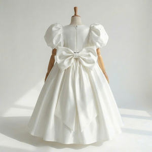 Elegante Vestido Formal de Satén para Niñas con Mangas Decorativas y Detalle de Cristal en la Cintura para Eventos Especiales - Product Image 2