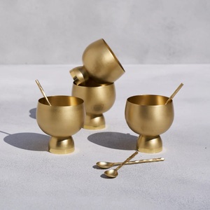 Moderno Juego de 4 Piezas de Tazón y Cuchara con Pedestal de Metal, Servidor de Helado Chapado en Oro, Regalo de Lujo para Bodas y Empresas, Decoración para Aperitivos - Product Image 1