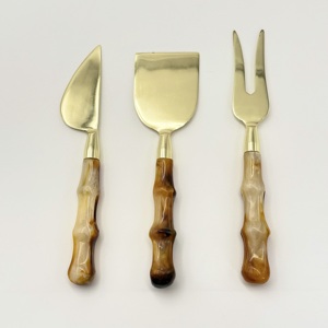 Juego de Cuchillos para Queso de 3 Piezas, Chapados en Oro, de Primera Calidad, con Mango de Resina y Acero Inoxidable, para Cualquier Fiesta, al Precio Más Bajo en India - Product Image 1