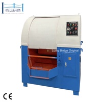 Machine d'ébavurage de finition de baril Centrigugal de bonne performance avec des accessoires personnalisés pour le polissage de meulage de suface en métal