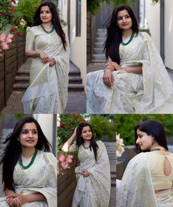 Sari de Seda Verde Claro, Estilo Banarasi Tradicional para Bodas Indias, con Borde Decorado, Largo hasta el Suelo, Corte Regular, para Mujer - Product Image 2