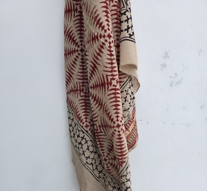 Elegant Handmade Zari <b>Sarong</b> Crafted From Soft Cotton Fabric With Traditional Indian Block Print Design Perfect As A Beach Wrap - Product Image 4