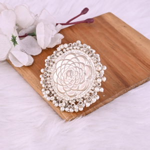 Grande bague réglable de style bohème avec motif floral perlé - Product Image 5