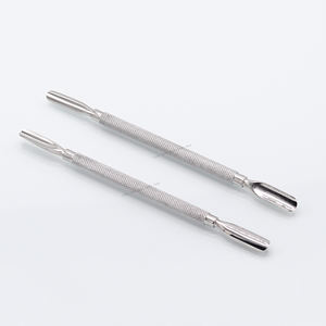 Poussoir à cuticules à double extrémité en acier inoxydable pour manucure et pédicure - Product Image 1