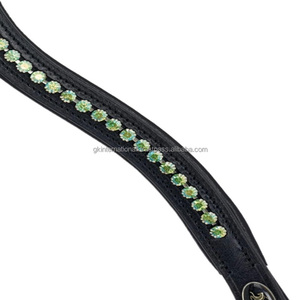 Forma de onda personalizada, canal vacío, banda de cuero acolchado para cejas de caballo, incrustaciones de cristales redondos verdes, cadena de diamantes ostentosos, banda para cejas con brida - Product Image 2