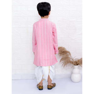 Conjunto de Kurta de Manga Larga con Rayas y Pantalón Dhoti para Niños, Color Rosa Bebé y Blanco, Poliéster - para Lehenga Choli, Choli, Salwar Kameez, Saree, Traje - Product Image 3