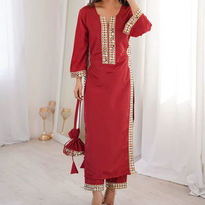 Nouvel ensemble Kurti pour femme en crêpe naturel épais avec broderies miroir, extensible, réversible, toutes saisons, avec pantalon Batwa - Product Image 1