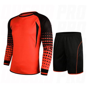 Ensemble complet de maillot de gardien de but de football premium avec protection rembourrée, short et maillot de gardien - Product Image 2