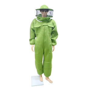 Combinaison d'apiculteur en polyester 3 couches pour hommes et femmes, résistante à la chaleur 100-150°C, couvrant tout le corps, avec gants durables pour l'apiculture - Product Image 2