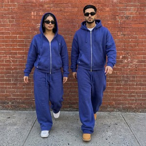 Ensemble survêtement unisexe Y2K personnalisé en coton épais avec sweat à capuche zippé et pantalon de survêtement coupe ample style streetwear avec logo - Product Image 2