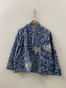 Chaqueta de Terciopelo Azul Real Hecha a Mano de Primera Calidad para Mujer, Bordado Tradicional Rajastaní y Chaqueta Floral Elegante - Product Image 2