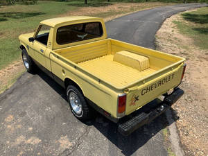 Modèle très demandé, pick-up LUV 1.8L I4 de 1980, prêt à être expédié - Product Image 2