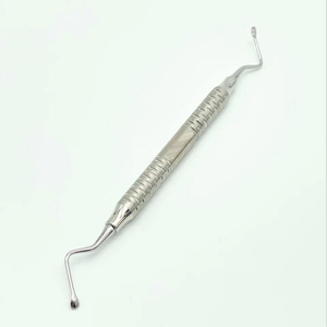เครื่องมือขูดหินปูนแบบแมนนวล ยี่ห้อ Dental Lucas คุณภาพสูง ผลิตจากสแตนเลส ได้รับการรับรองมาตรฐาน CE สำหรับการทำความสะอาด การอุดฟัน และการผ่าตัดกระดูก รุ่น Bone Bridge Instruments - Product Image 1