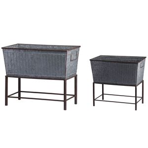 Juego de 2 Macetas Metálicas Rústicas Zale con Soportes - Incluye Macetas Grandes de 20x12x19.5" y Pequeñas de 16.5x9.5x14.5" - Product Image 2