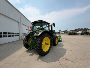 Tracteur agricole 2025 6R 175 Premium prêt à l'exportation - Product Image 2