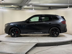 BMW X6 M60i xDrive 2024 – SUV haute performance avec système de chauffage, attelage de remorquage et sièges M - Product Image 5