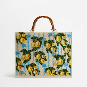 Pochette vintage en textile brodé à motif floral, faite à la main, avec poignée en bambou, ouverture à bouton-pression, en satin, pour toutes les saisons, idéale pour les fêtes 4 - Product Image 1