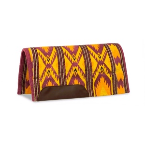 แผ่นรองอานม้าแบบตะวันตกสำหรับงานหนัก สวมใส่สบาย พร้อมเปลือกผสมขนสัตว์และฐานผ้าฟลีซที่เป็นมิตรกับสิ่งแวดล้อม เหมาะสำหรับการฝึกซ้อมและการแข่งขัน - Product Image 1