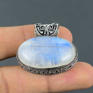 Pendentif en argent sterling 925, collier pendentif fait main, bijoux en pierre de lune, cadeau de Noël pour elle - Product Image 1