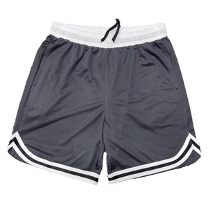 Shorts de basketball d'été pour hommes, personnalisables avec logo, séchage rapide, respirants, à fentes latérales, en maille, unis, vierges, pour la gym, avec poches, vente en gros - Product Image 2