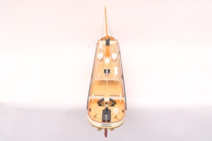 Modèle de yacht de luxe Karma Fushi en bois fait main - Maquette de croisière aux Maldives de 50 mètres de qualité supérieure pour la décoration de la maison ou du bureau - Product Image 2