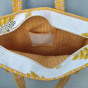 Sac fourre-tout en coton brodé motif palmier jaune CRAFT HACKLE, style bohème, fermeture ouverte, sac de plage d'été pour femme - Product Image 2