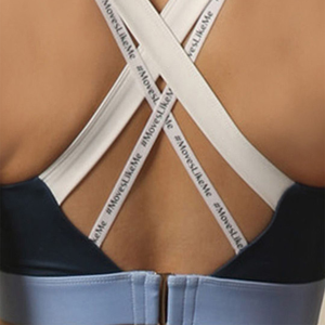 Ensemble de sport de haute qualité avec soutien-gorge de sport à logo frontal, leggings taille haute et haut à manches longues pour l'entraînement et le yoga - Product Image 5