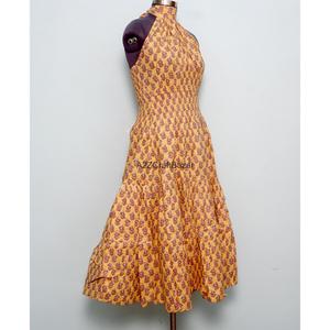 Fabricant et grossiste de robes maxi en coton indien imprimées de fleurs, à épaules dénudées, pour les fêtes d'été, respirantes - Product Image 4