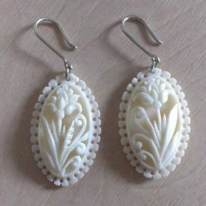 Pendientes Largos de Hueso de Camello Hechos a Mano, Ecológicos y de Moda, Joyería para Mujer, Hueso de Cuerno de Búfalo Natural, Regalo Empresarial Perfecto - Product Image 2