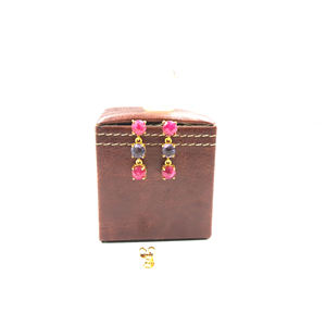 Boucles d'oreilles pendantes en pierres précieuses rondes teintées (rubis et améthystes) en alliage métallique pour mariage – Tendances en gros - Product Image 5