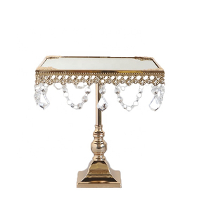 Support à gâteau élégant sur piédestal avec un design moderne, en aluminium/bois, écologique, réutilisable, passe au lave-vaisselle, pour gâteaux de mariage - Product Image 1