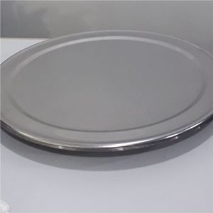 Plato de metal con borde festoneado, plateado, estilo antiguo, para decoración de bodas, vajilla para fiestas y eventos. - Product Image 3