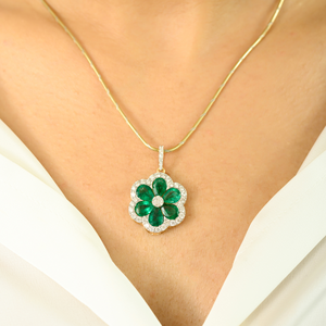Pendentif croix en or jaune massif 18 carats avec perle, création de designer - Product Image 2
