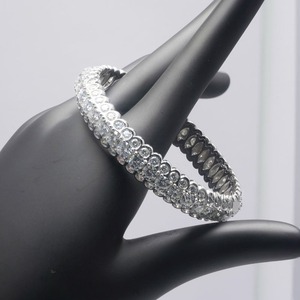 Bracelet jonc en diamant moissanite le plus vendu pour femmes, bijoux raffinés, cadeau d'anniversaire, disponible au meilleur prix - Product Image 5