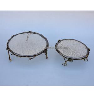 Support à gâteau rond avec plateau miroir doré et pieds à motif floral pour la présentation de desserts de mariage et la mise en scène de tables royales - Product Image 4