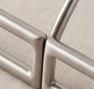 Porte-mouchoirs en métal artisanal moderne en acier au design élégant, parfait pour une utilisation élégante à la table et en vaisselle. - Product Image 5